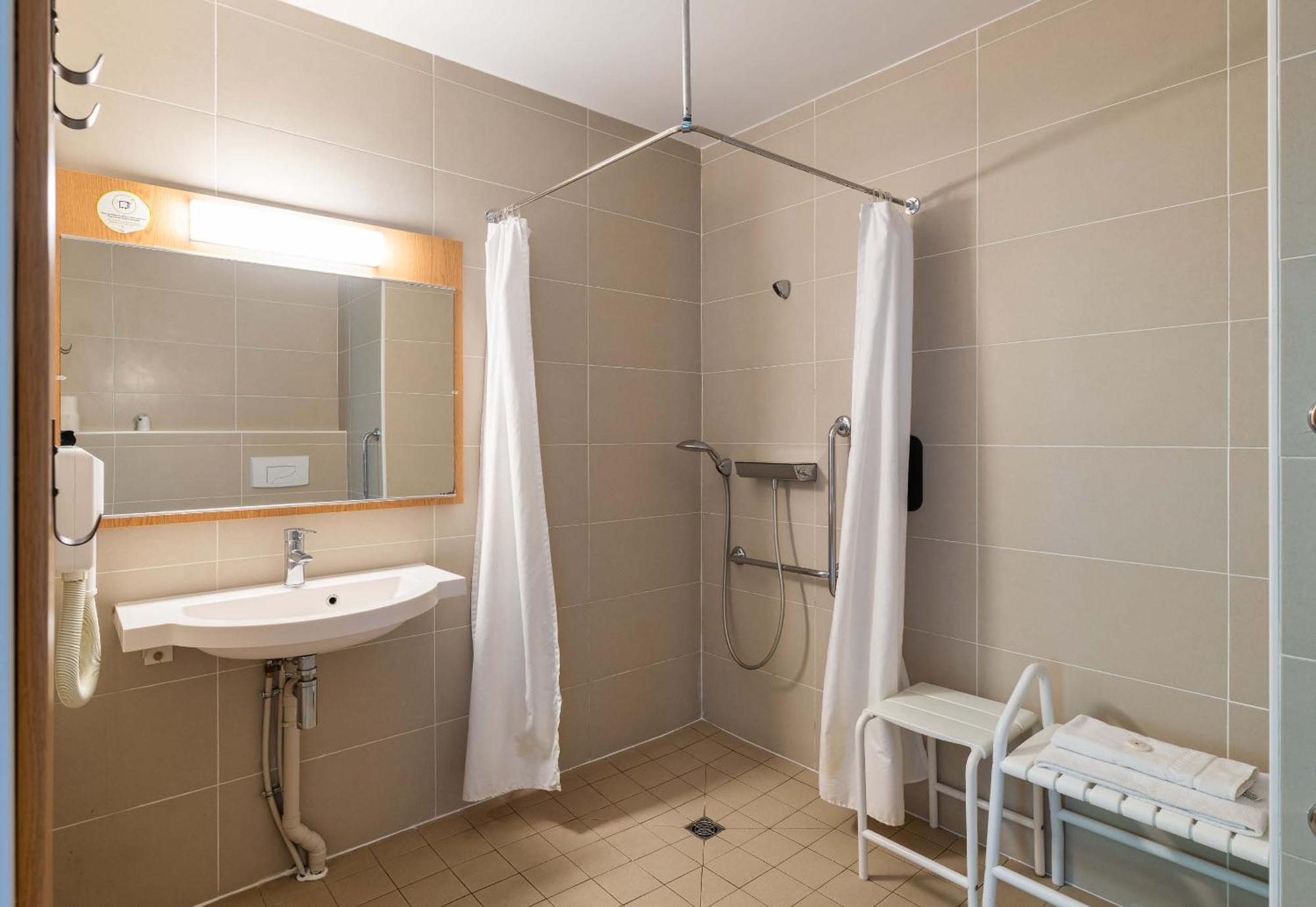 B&B Hotel Lyon Eurexpo Chassieu Zewnętrze zdjęcie