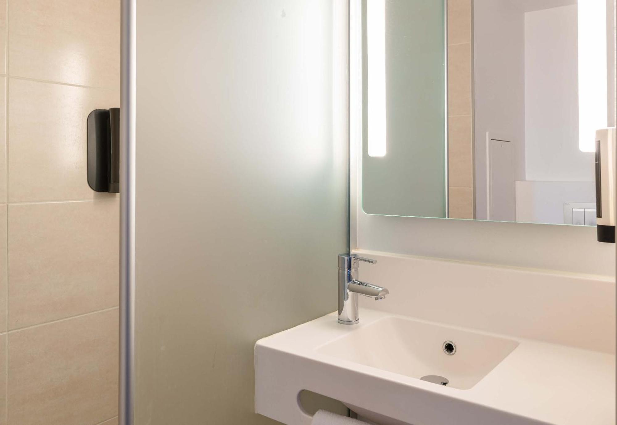 B&B Hotel Lyon Eurexpo Chassieu Zewnętrze zdjęcie